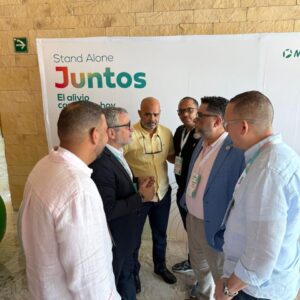 Dr. Andy De León: Exitosa Acreditación en Cancún por Innovación en OA